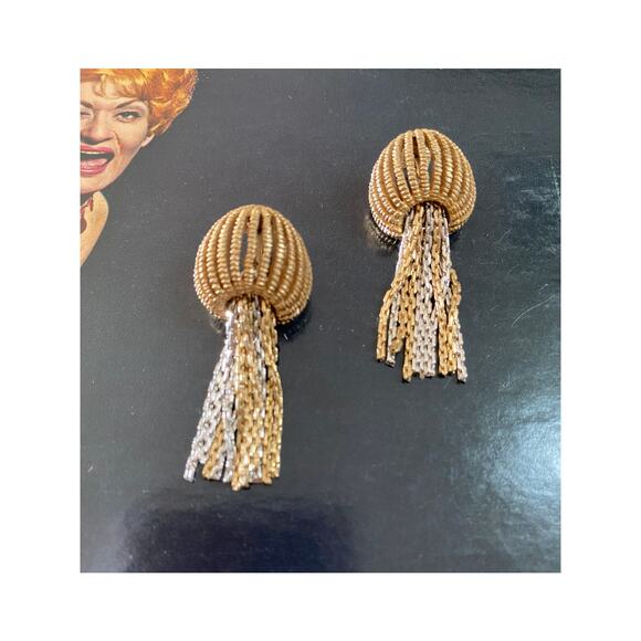 vintage Jewelry - 1950s novelty earrings clip on gold and silver novelty mushroom tassel jewelry